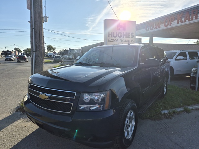 Chevrolet Suburban LS  
